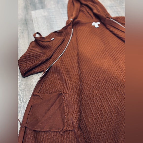 NINE WEST  Hooded Knit ~ Full Zip ~ Sweater.
MEDI/ Rusted chest brown! - Picture 14 of 15